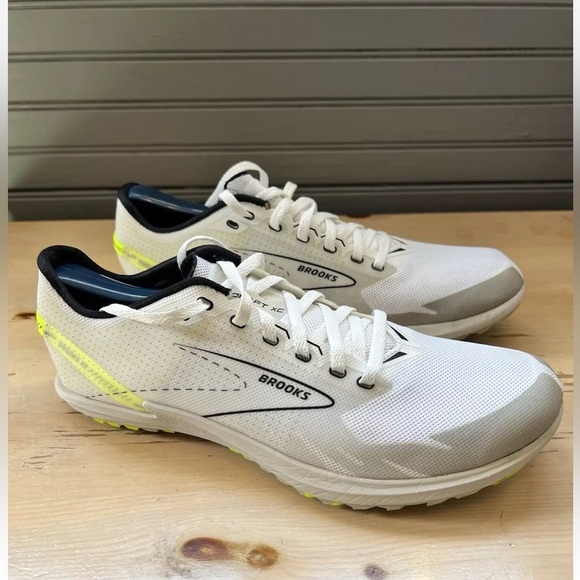 Brooks Shoes  Womens 9 Draft XC Running Sneakers White Mesh Spikes 1000391D129 - Picture 1 of 8
